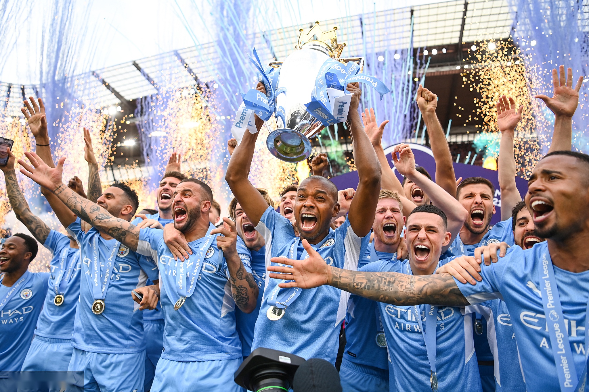 吸引许多来 吸引许多来